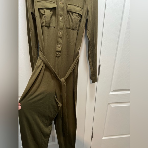 Maternity jumpsuits - Picture 2 of 3